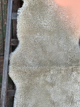 Load image into Gallery viewer, Double Shorn New Zealand Sheepskin
