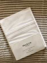 Load image into Gallery viewer, Alice &amp; Lily Hemstitch Cotton Pillowcase Set
