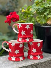 Load image into Gallery viewer, Whittards Chelsea Red Star Mug
