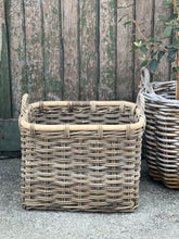 Load image into Gallery viewer, Medium Rectangle Wooden Top Basket
