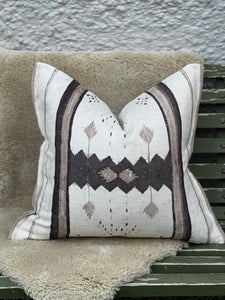 Andrew Martin Cherokee Cushion