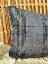 Load image into Gallery viewer, Jinda Navy Cushion
