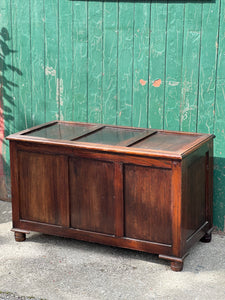 Vintage Blanket Chest