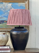 Load image into Gallery viewer, Mauve Linen Gathered Pleat Lamp Shade
