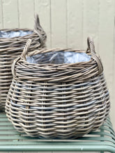 Load image into Gallery viewer, Small Round Bottom Lined Planter Basket
