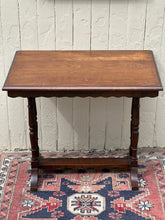 Load image into Gallery viewer, Vintage Scallop Wooden Side Table
