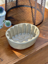 Load image into Gallery viewer, Vintage Cream Ironstone Jelly Mould
