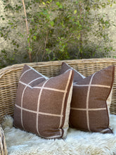 Load image into Gallery viewer, Manual Canovas Shetland Plaid Wool Cushion
