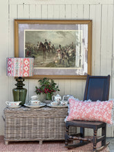 Load image into Gallery viewer, Medium Cane Handle Trunk
