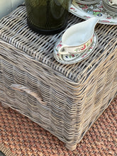 Load image into Gallery viewer, Medium Cane Handle Trunk
