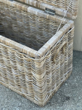 Load image into Gallery viewer, Tall Cane Trunk - Medium
