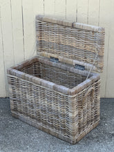 Load image into Gallery viewer, Tall Cane Trunk - Small
