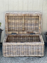 Load image into Gallery viewer, *New* Small Cane Trunk
