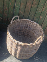 Load image into Gallery viewer, Large Round Unlined Basket
