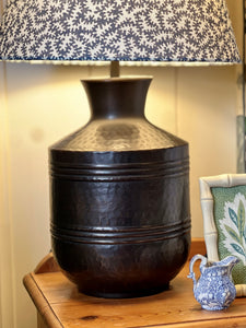 Dark Bronze Hammered Urn Lamp