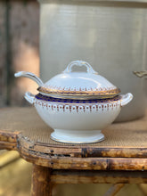 Load image into Gallery viewer, Wedgewood Tureen &amp; Spoon
