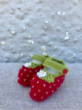 Load image into Gallery viewer, NZ Knitted Strawberry Booties
